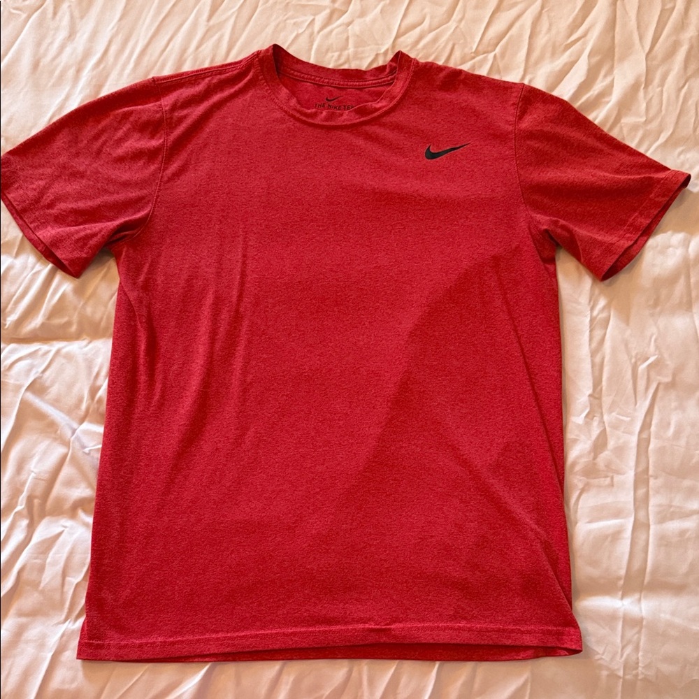 Nike Men's Crimson Short Sleeve Tee